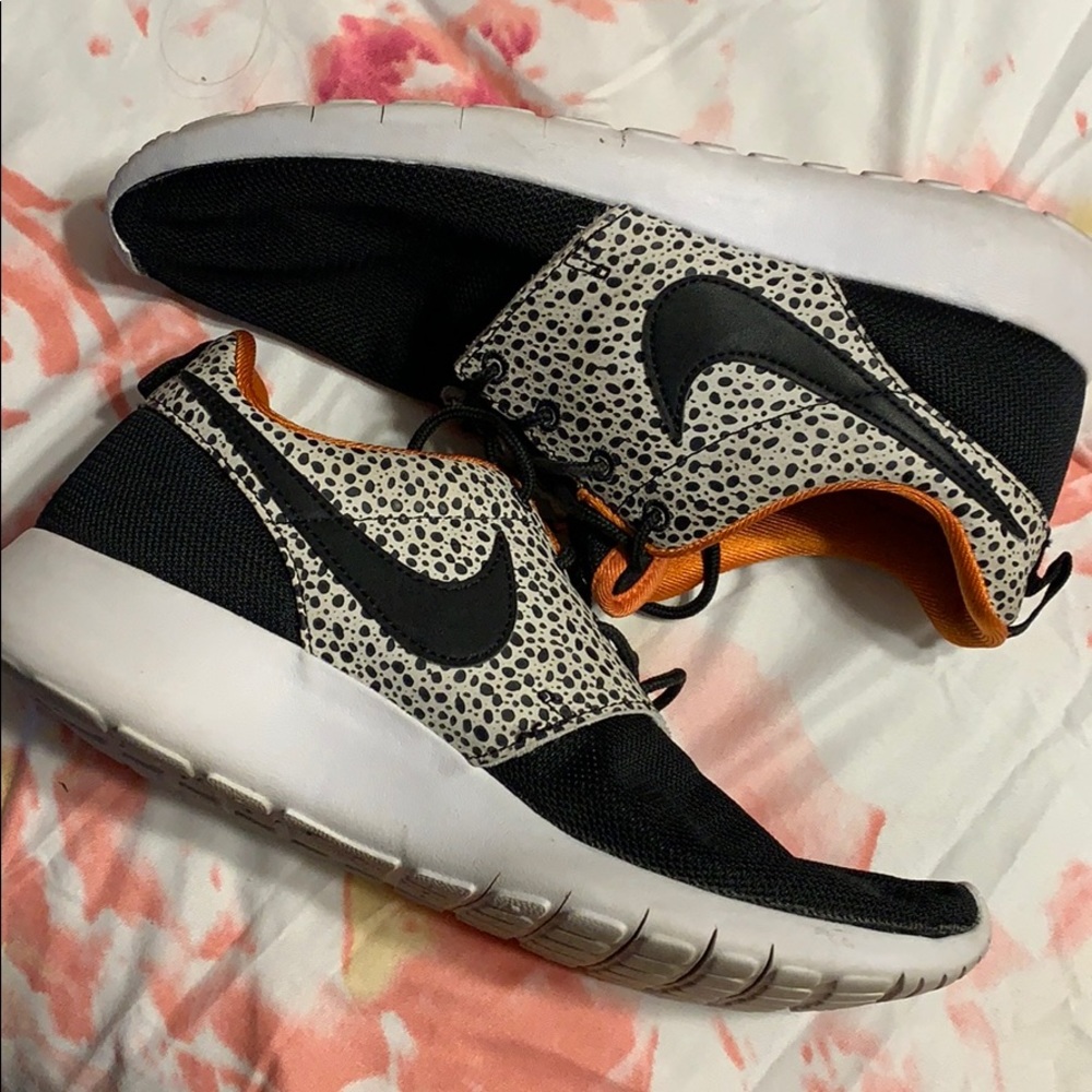 Special edition Nike Roshe sneakers